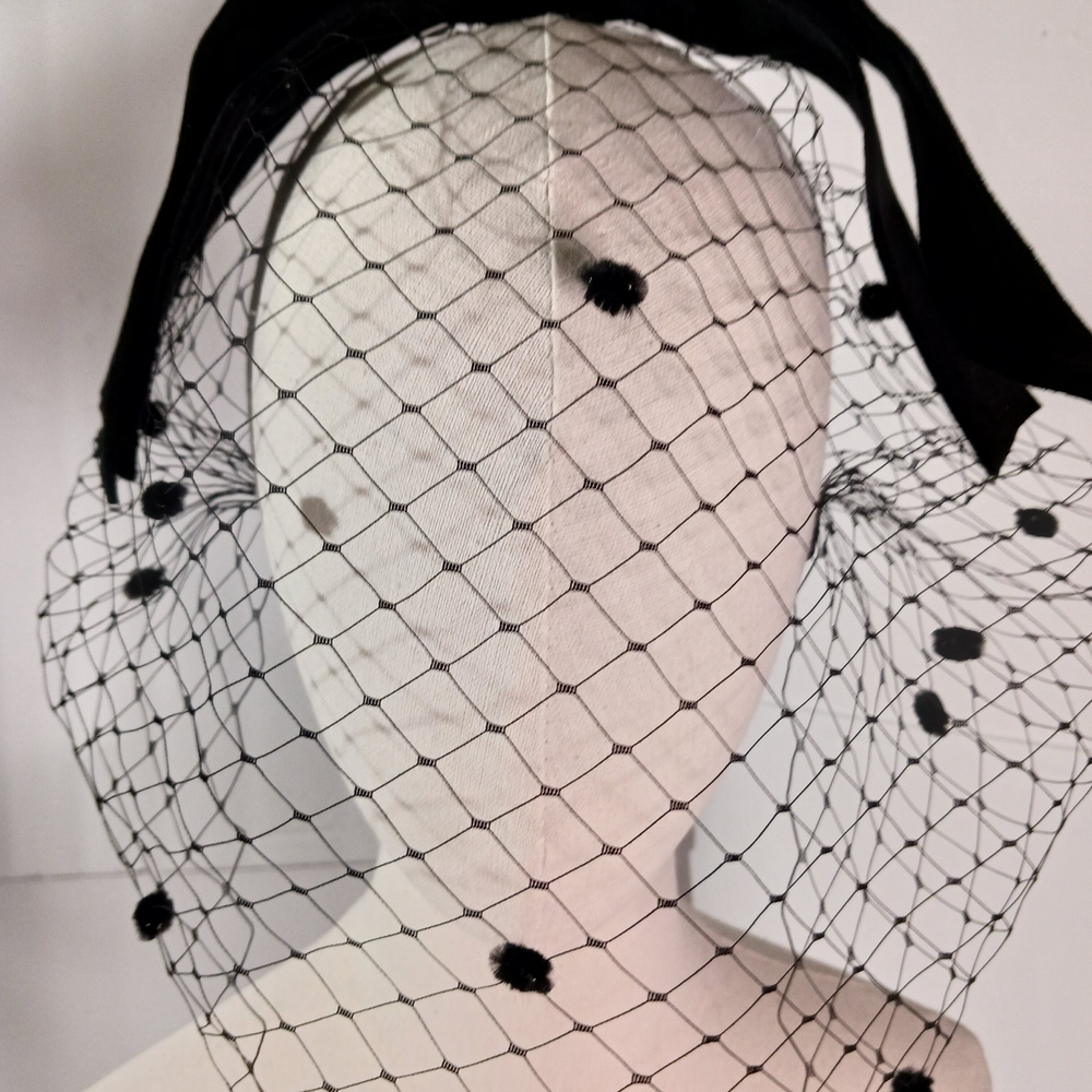 Elegant Black Veil Headband With Velvet Bow